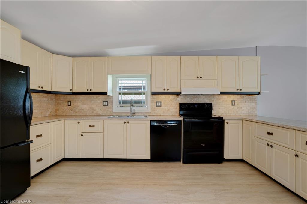 120 Maple Crescent Property Photo 17
