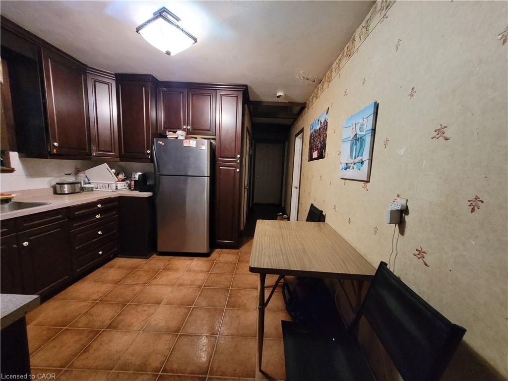 49 West 3rd Street Property Photo 4