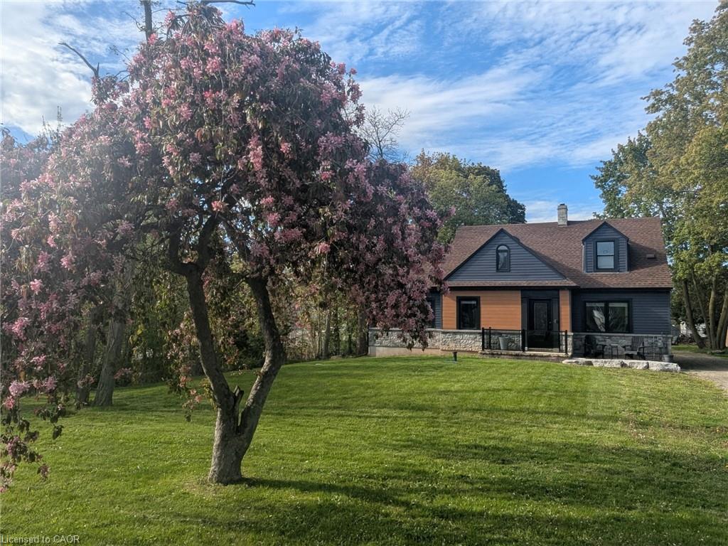 1429 Highway No 8 Property Photo 2