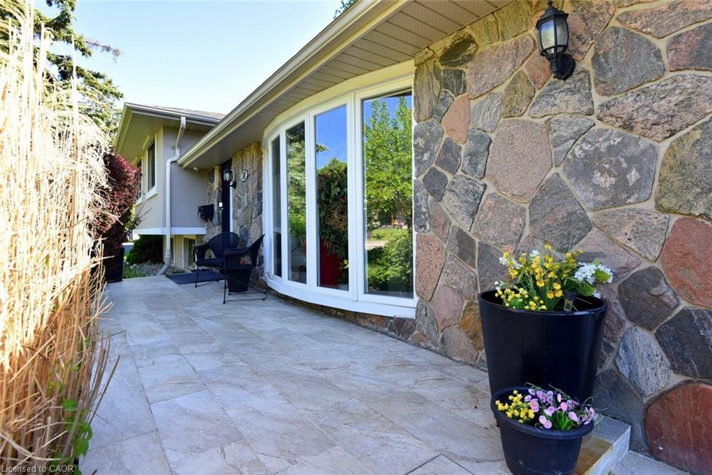 18 Dennis Avenue Property Photo 2
