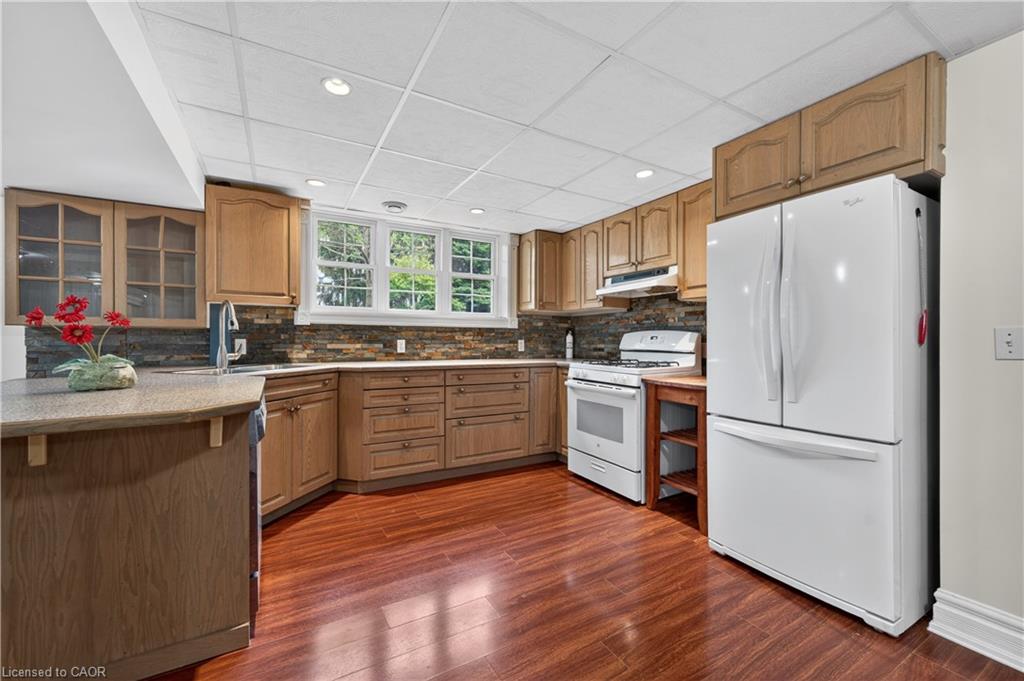 136 Mountain Street Property Photo 34