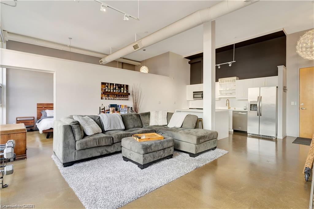 506-410 King Street W Property Photo 4