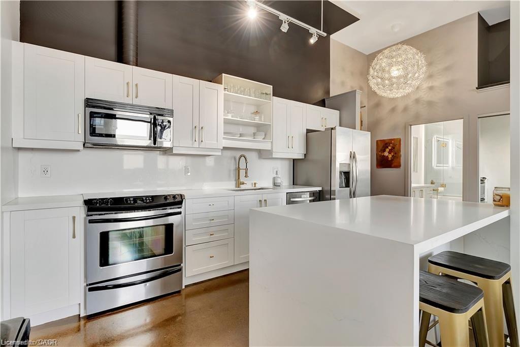 506-410 King Street W Property Photo 8