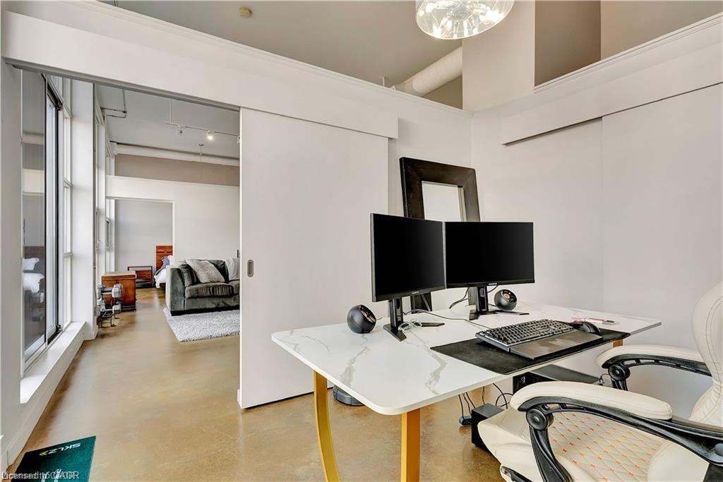 506-410 King Street W Property Photo 14