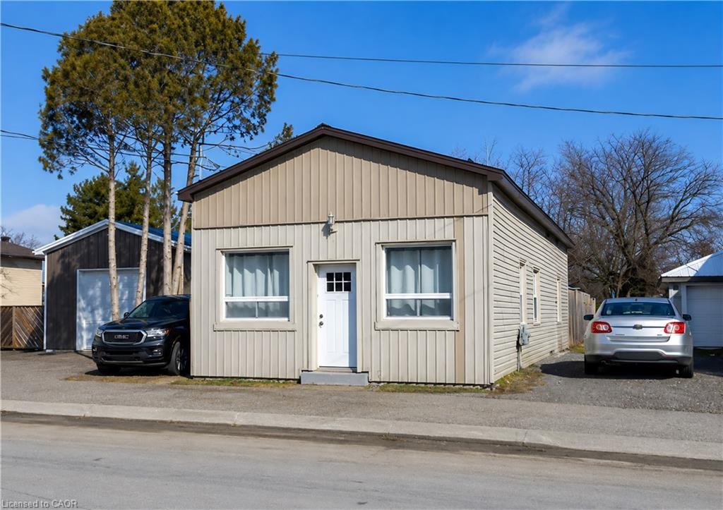 194 Townline Street Property Photo 1