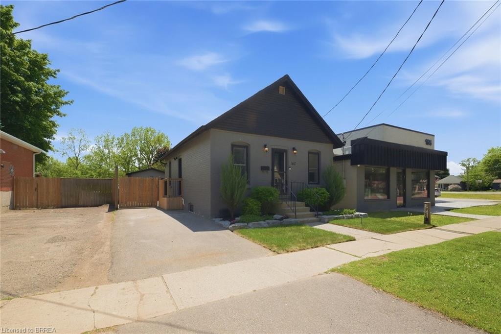 162 Grand River Avenue Property Photo 3