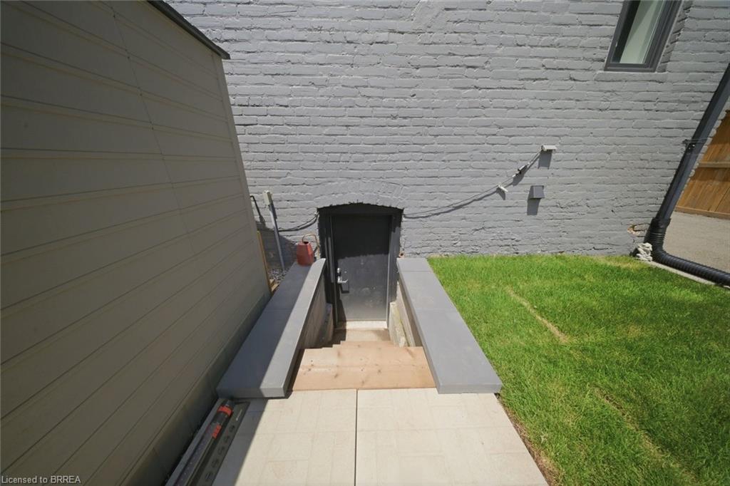 162 Grand River Avenue Property Photo 28