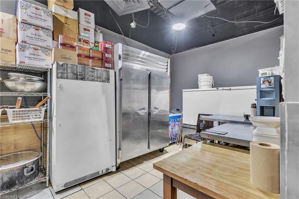 402 King Street N Property Photo 19