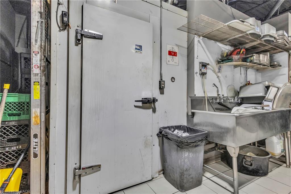 402 King Street N Property Photo 28