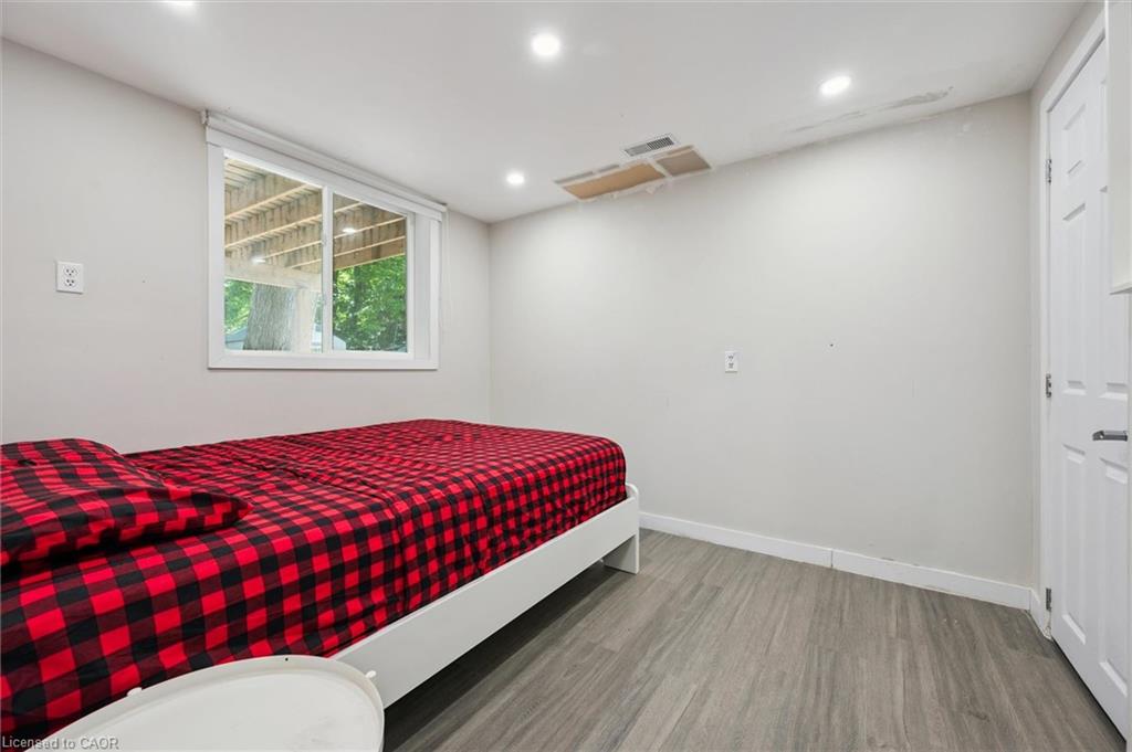 134 Westmount Road E Property Photo 22