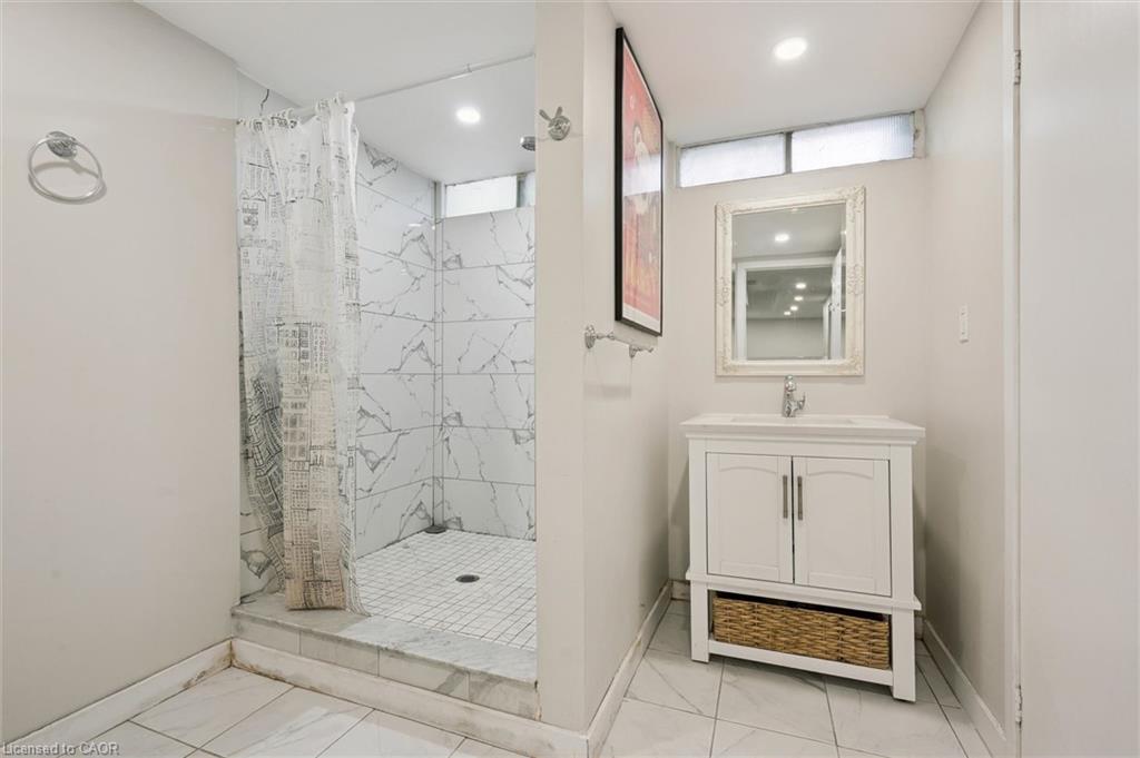 134 Westmount Road E Property Photo 29