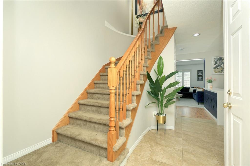 19 - 100 Vineberg Drive Property Photo 15