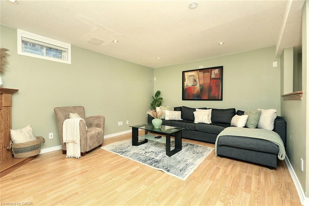 19 - 100 Vineberg Drive Property Photo 29