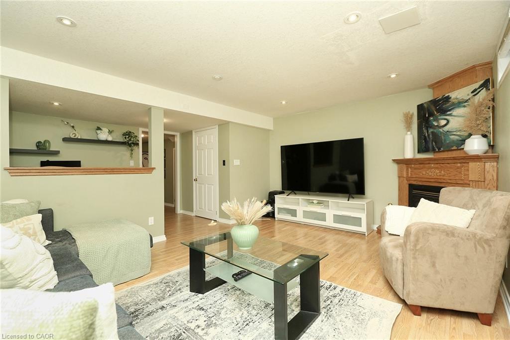 19 - 100 Vineberg Drive Property Photo 31
