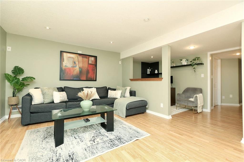 19 - 100 Vineberg Drive Property Photo 32