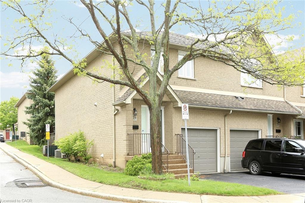19 - 100 Vineberg Drive Property Photo 38
