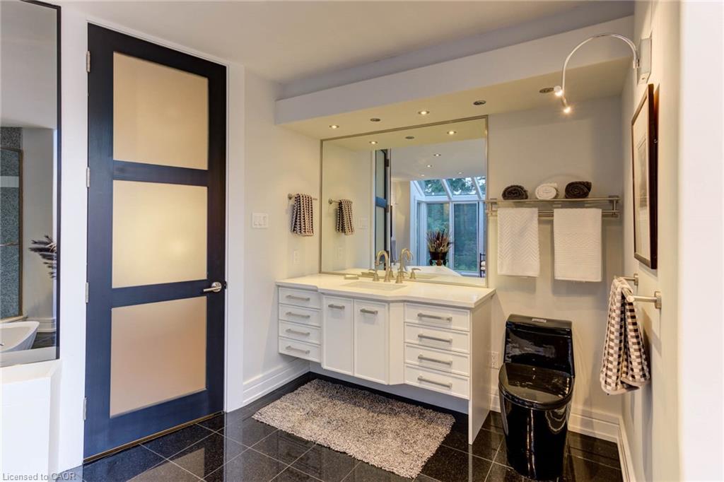 14 James Court Property Photo 13