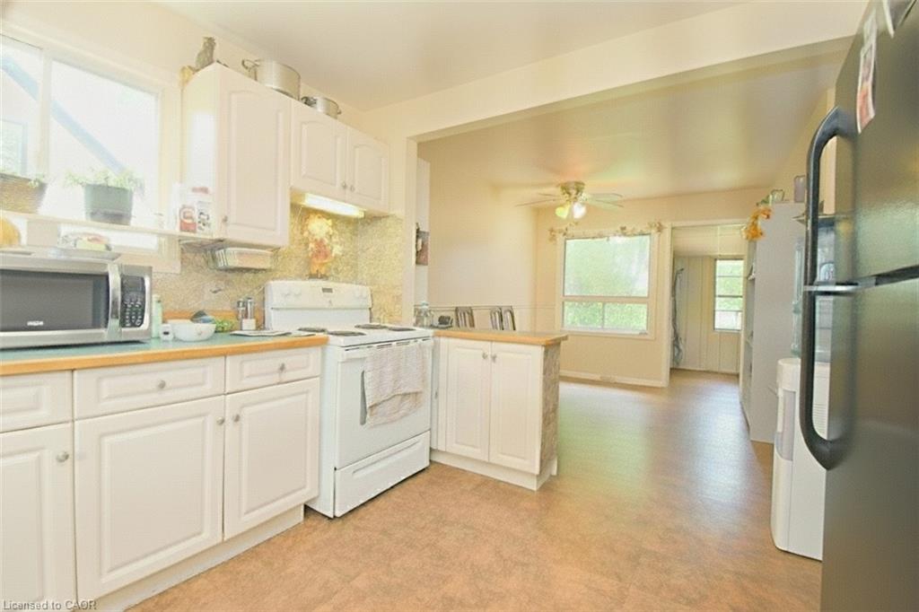 7381 Airport Road E Property Photo 11