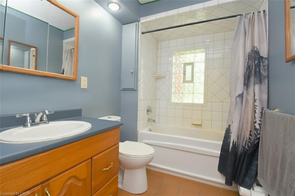 7381 Airport Road E Property Photo 20
