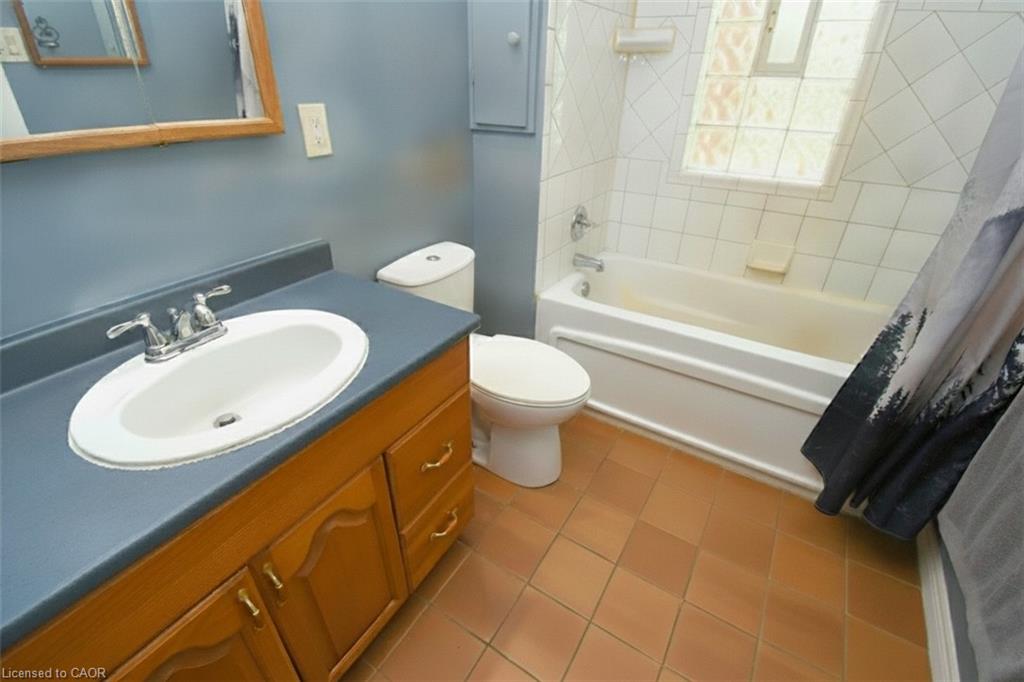 7381 Airport Road E Property Photo 21