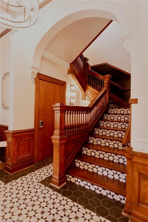 14 Erb Street W Property Photo 6