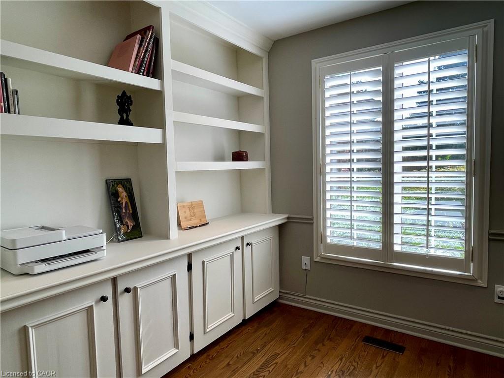 651 Deervalley Road Property Photo 7