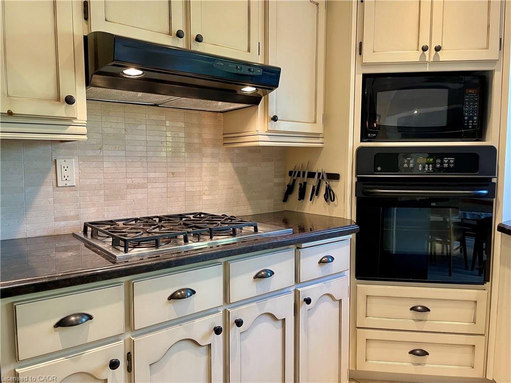 651 Deervalley Road Property Photo 11