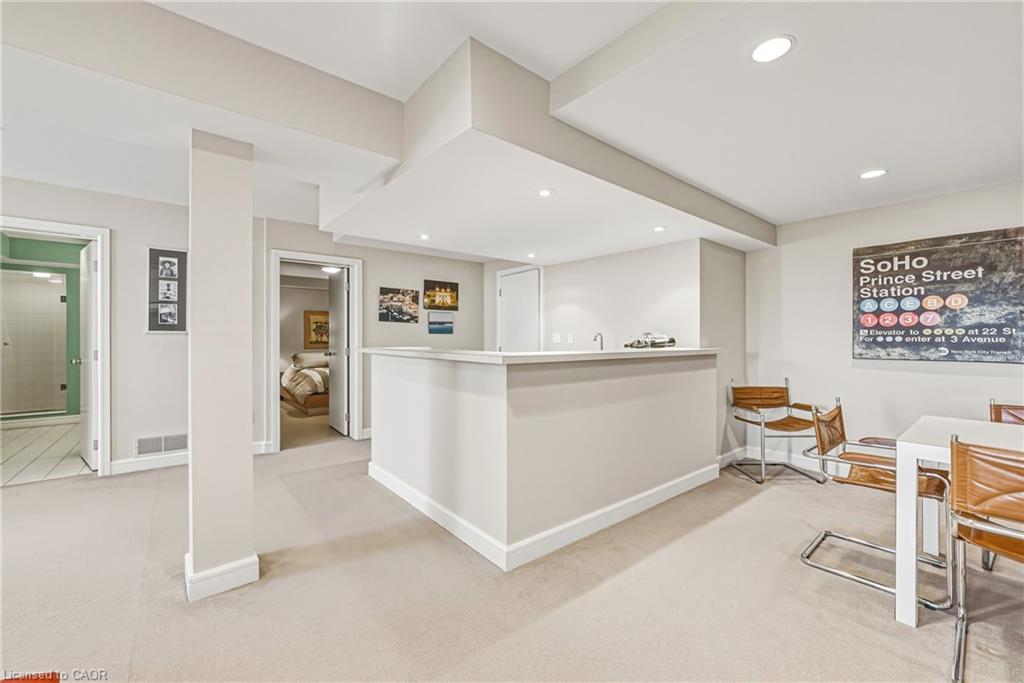 2 Anslow Court Property Photo 40