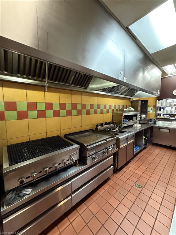 1508 Upper James Street Property Photo 28