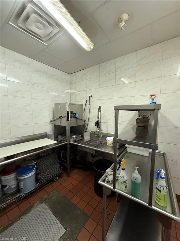 1508 Upper James Street Property Photo 42