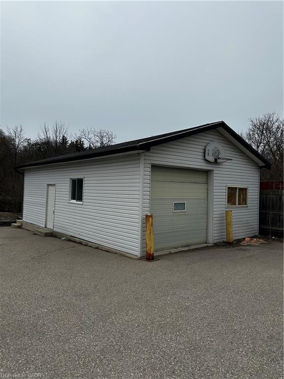 601 Lancaster Street W Property Photo 1