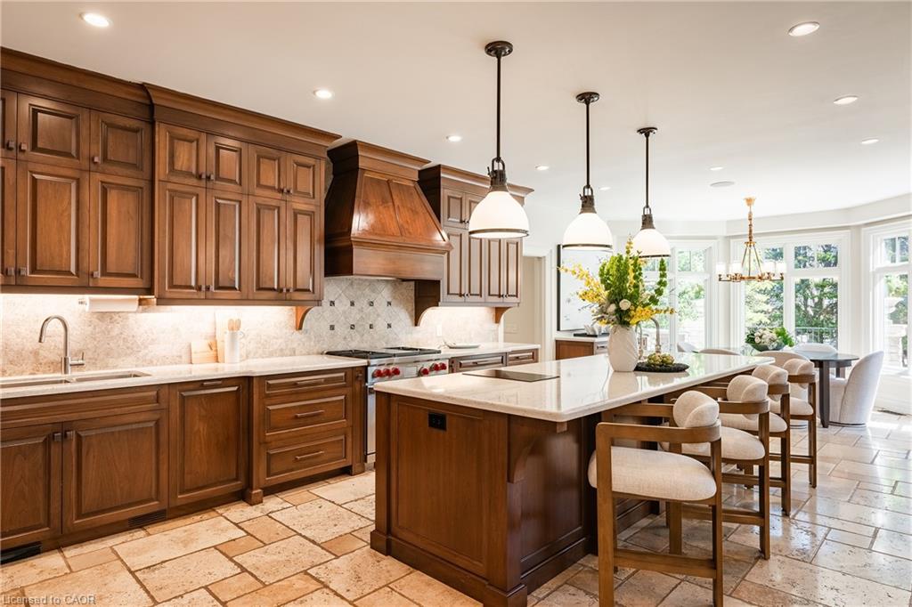 2096 Lakeshore Road E Property Photo 12