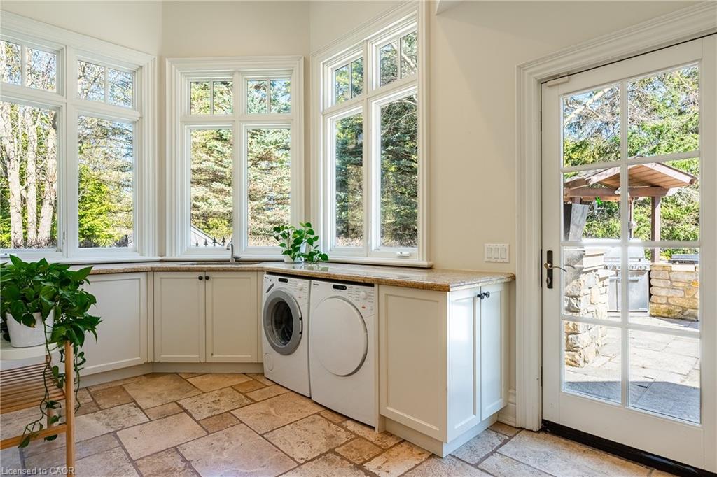 2096 Lakeshore Road E Property Photo 20