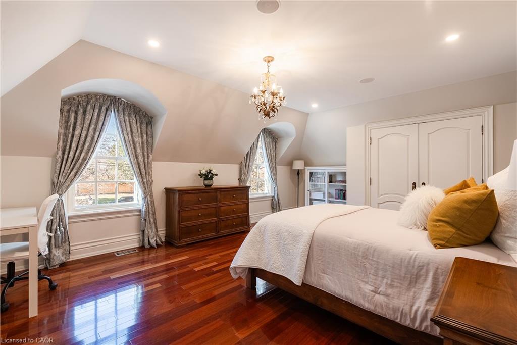 2096 Lakeshore Road E Property Photo 24