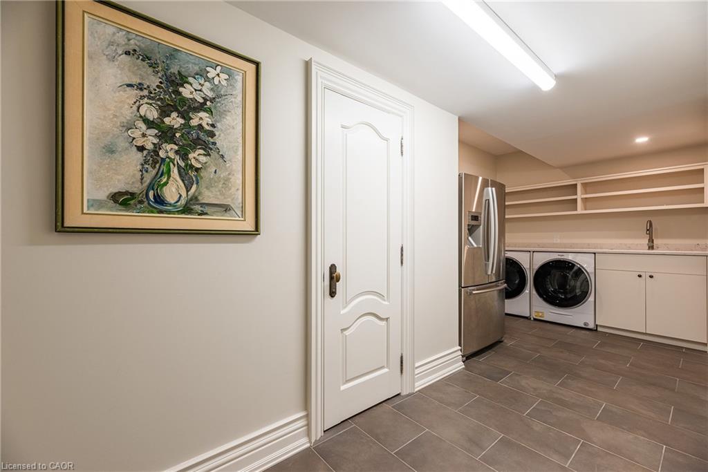 2096 Lakeshore Road E Property Photo 39