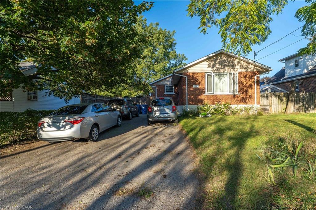 41 Alma Street N Property Photo 3