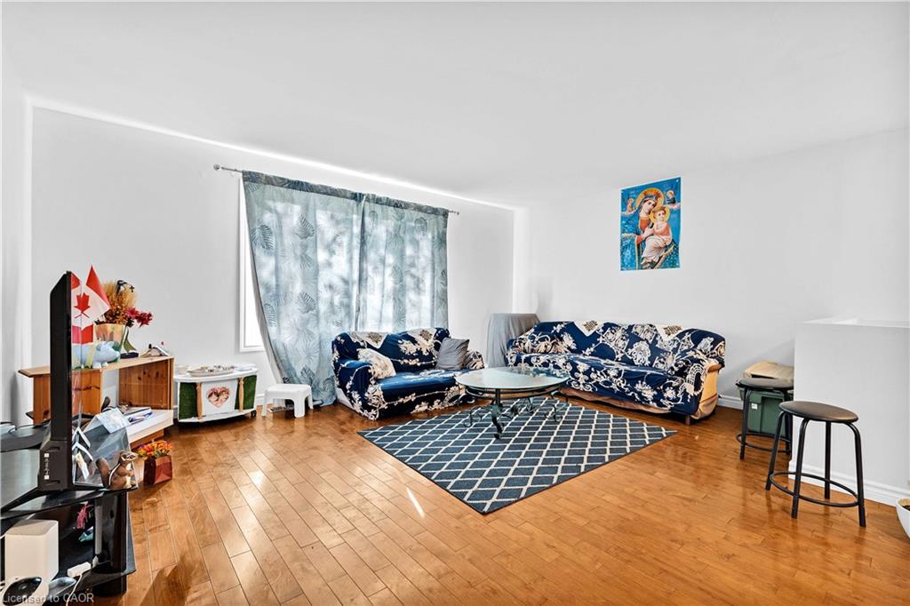 41 Alma Street N Property Photo 7