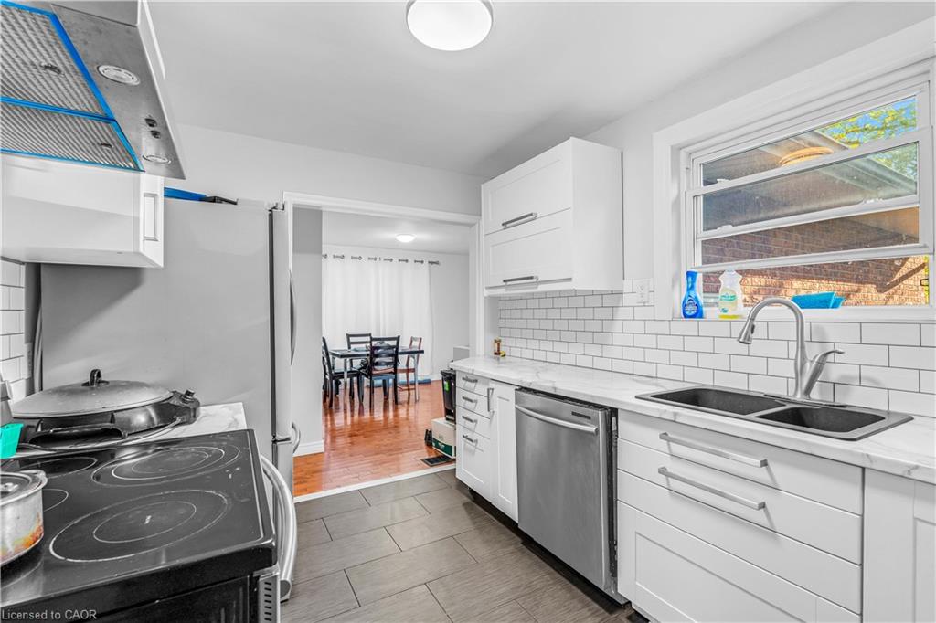 41 Alma Street N Property Photo 13