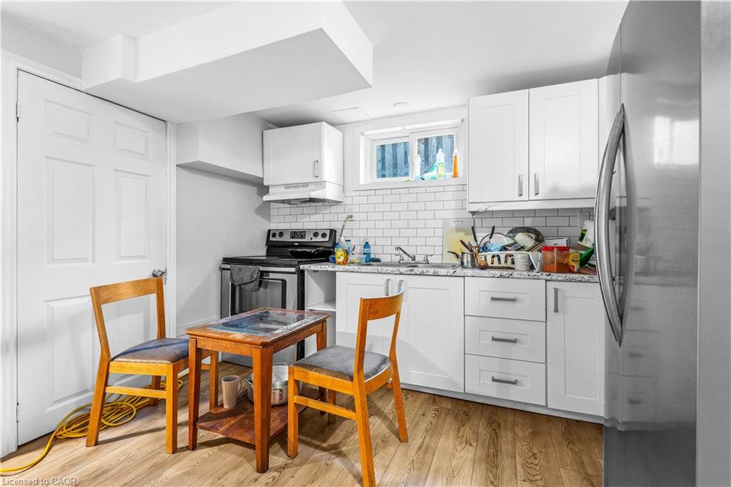 41 Alma Street N Property Photo 24