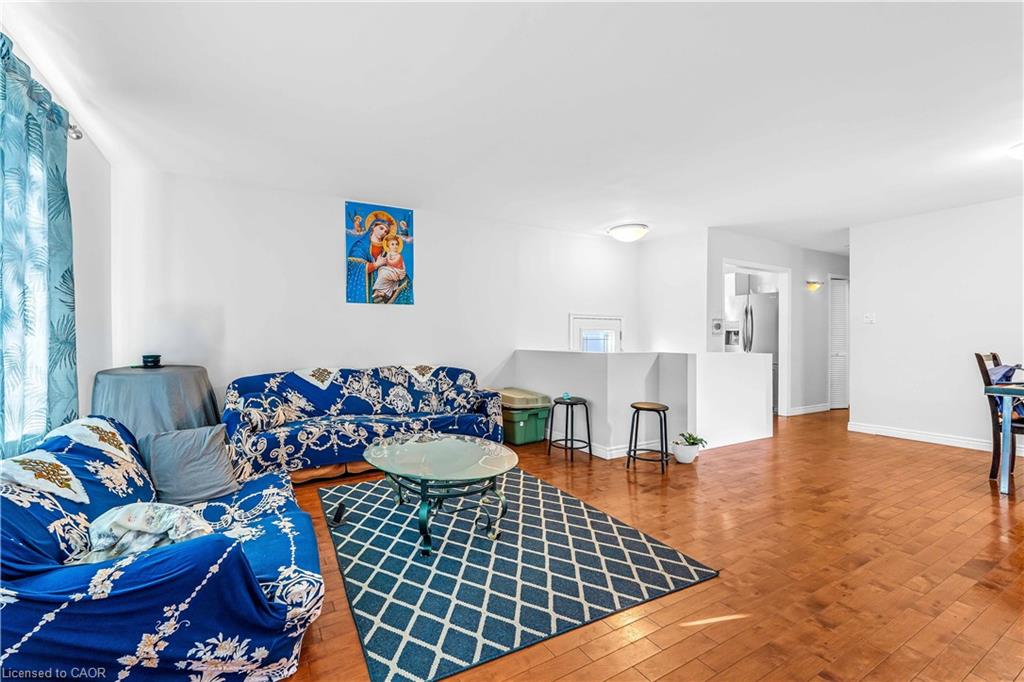 41 Alma Street N Property Photo 8