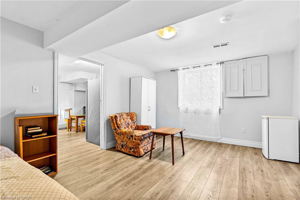 41 Alma Street N Property Photo 25