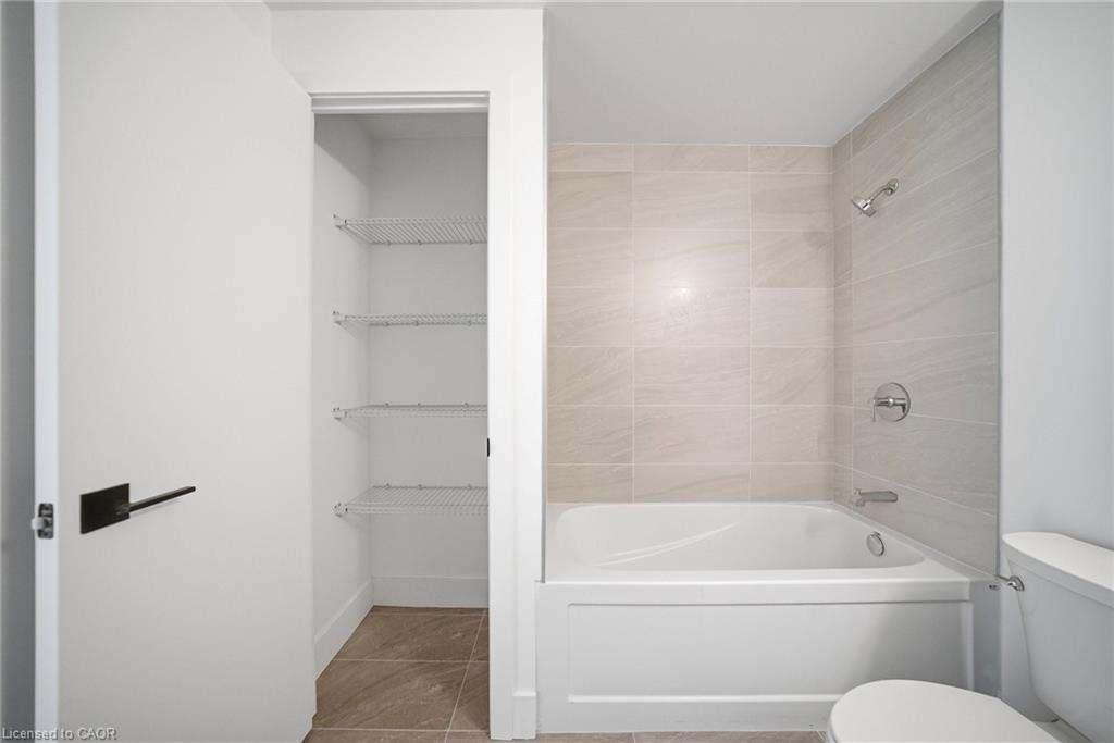 516-2782 Barton Street E Property Photo 9