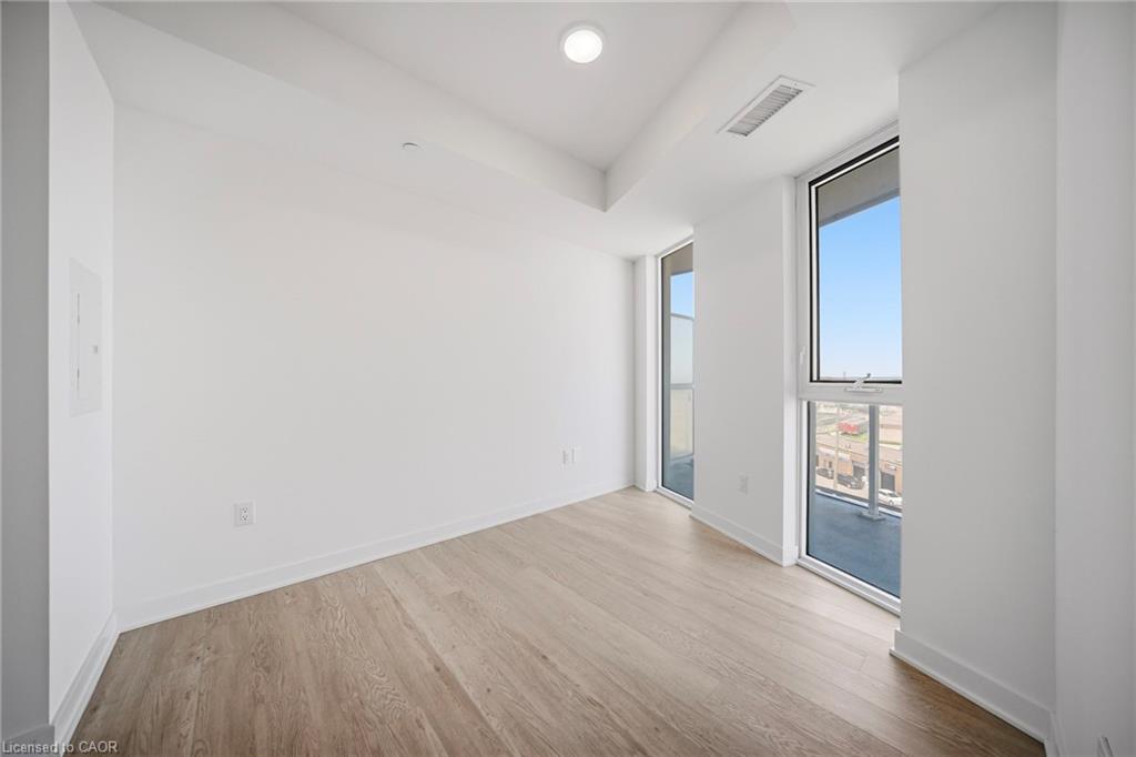 516-2782 Barton Street E Property Photo 20