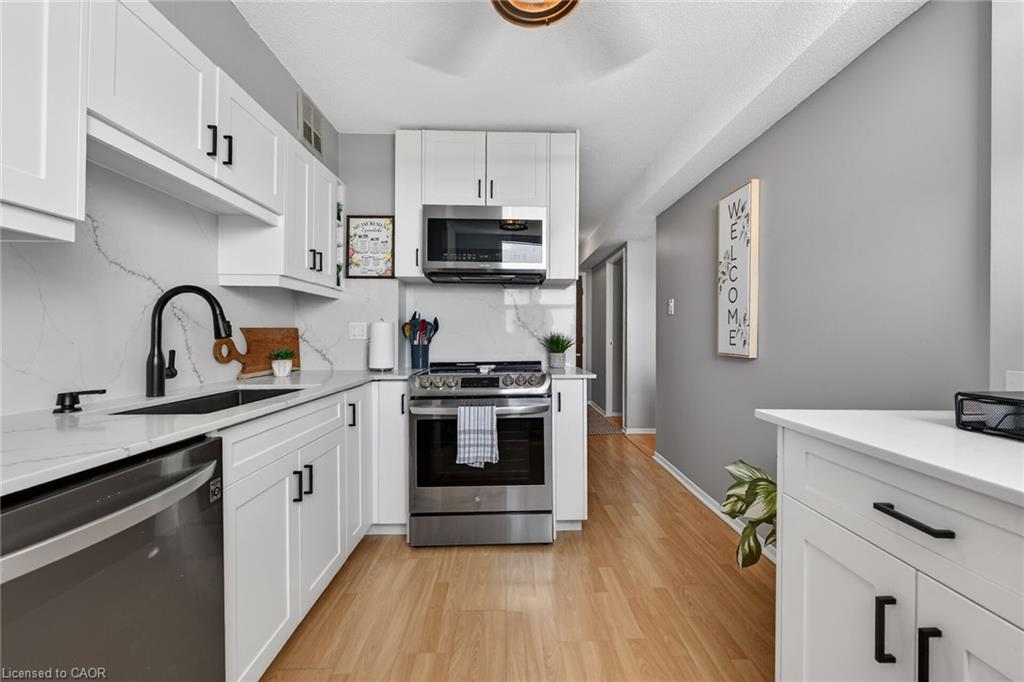 1005-700 Dynes Road Property Photo 16