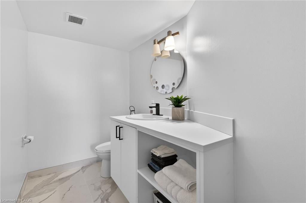 1005-700 Dynes Road Property Photo 27