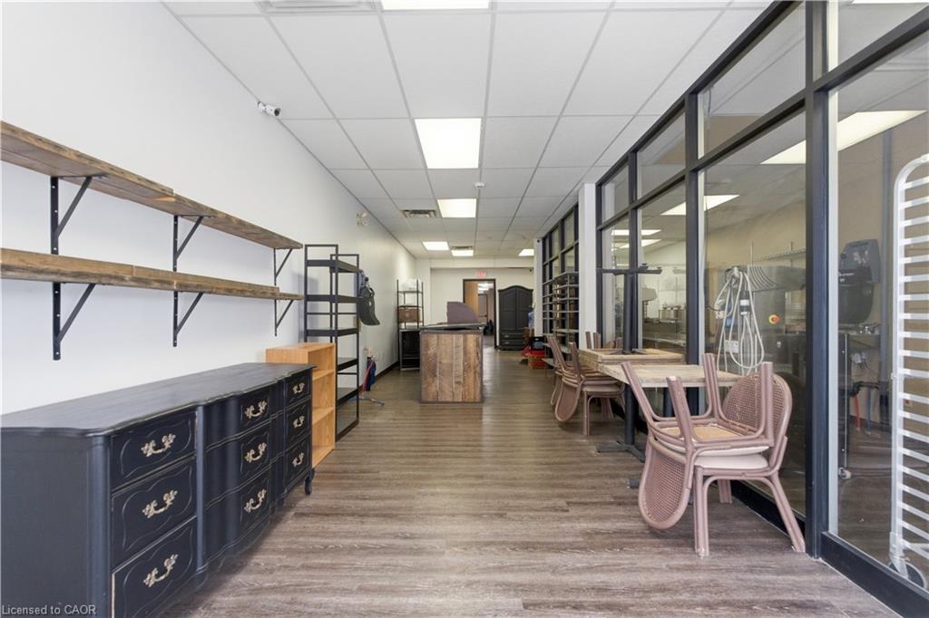 389 Dundas Street Property Photo 4