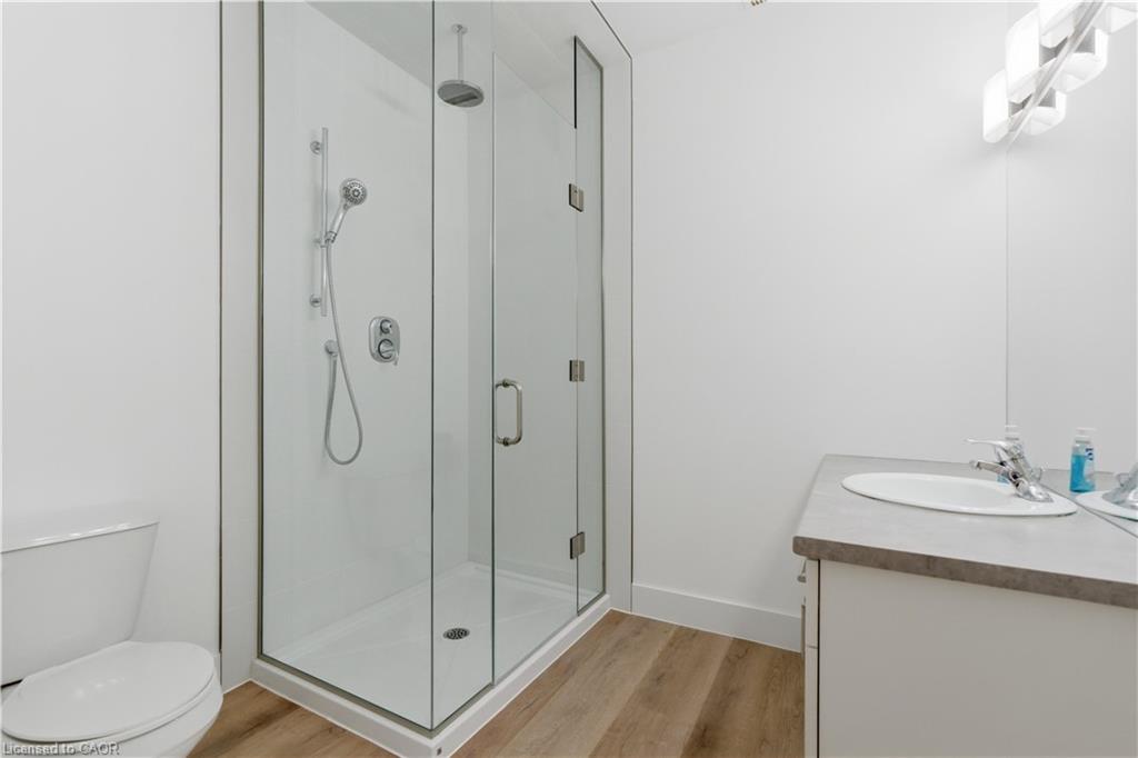 389 Dundas Street Property Photo 11