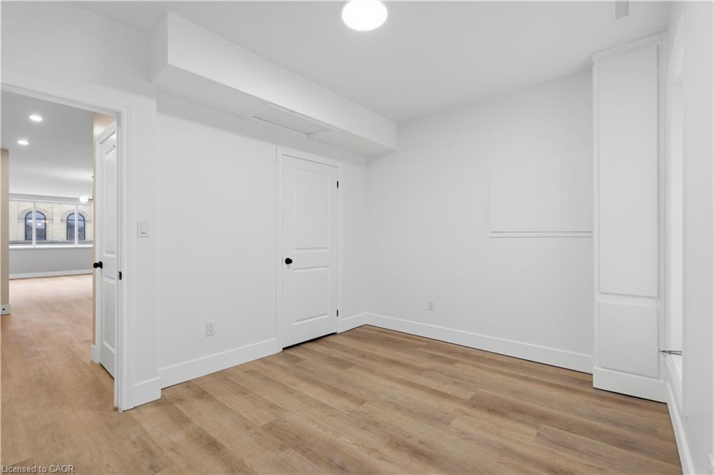 389 Dundas Street Property Photo 12