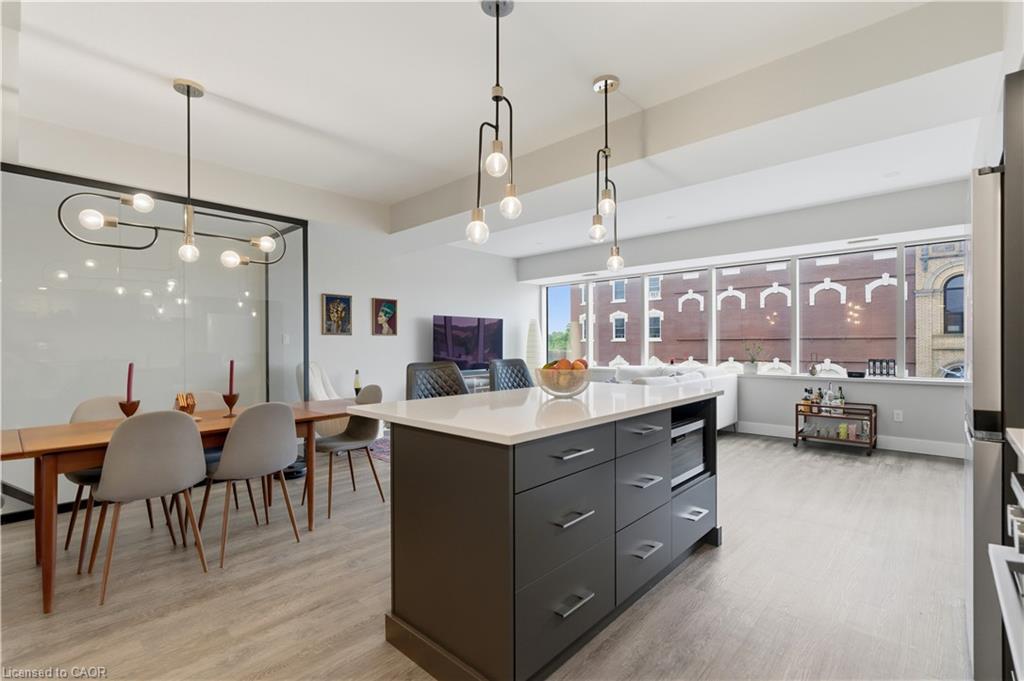 389 Dundas Street Property Photo 17