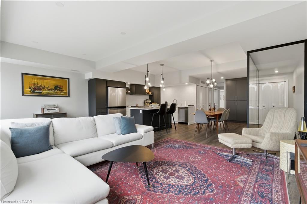 389 Dundas Street Property Photo 20